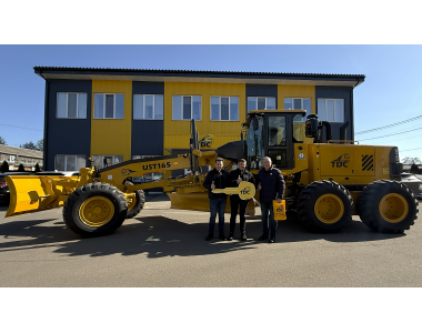 КП «Бровары-Благоустройство» пополнило технический парк автогрейдером TDC UST165