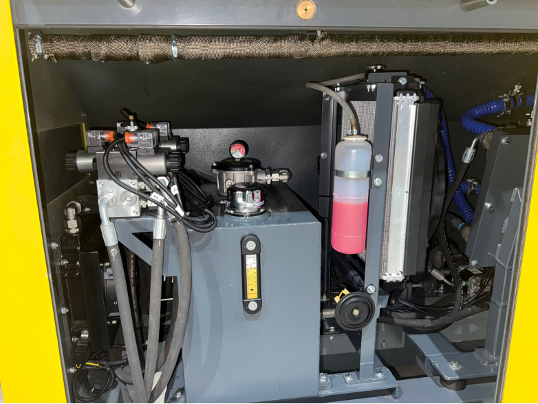 Дорожный ремонтёр PATCHER TDC 6.5 | Спецтехника фото №6