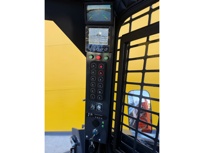 Гусеничний навантажувач TDC 1202 | Спецтехніка фото №7