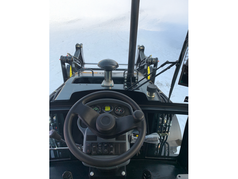 Экскаватор-погрузчик TDC BL75 | Спецтехника фото №11