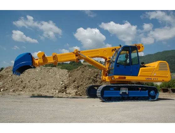 Экскаватор-планировщик UDS 211 на гусеничном ходу