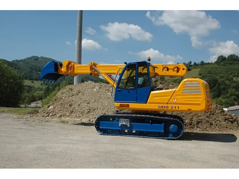 Экскаватор-планировщик UDS 211 на гусеничном ходу | Спецтехника фото №2