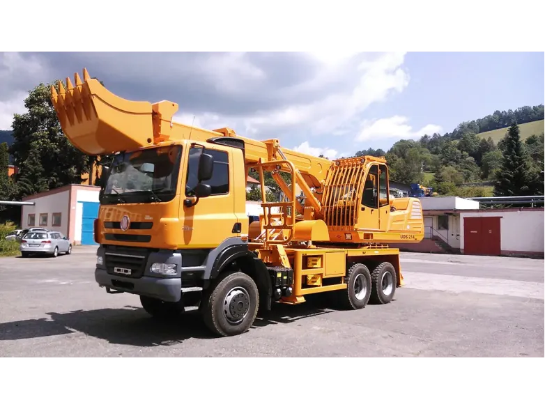 Экскаватор-планировщик UDS 214 на автомобильном шасси | Спецтехника фото №2