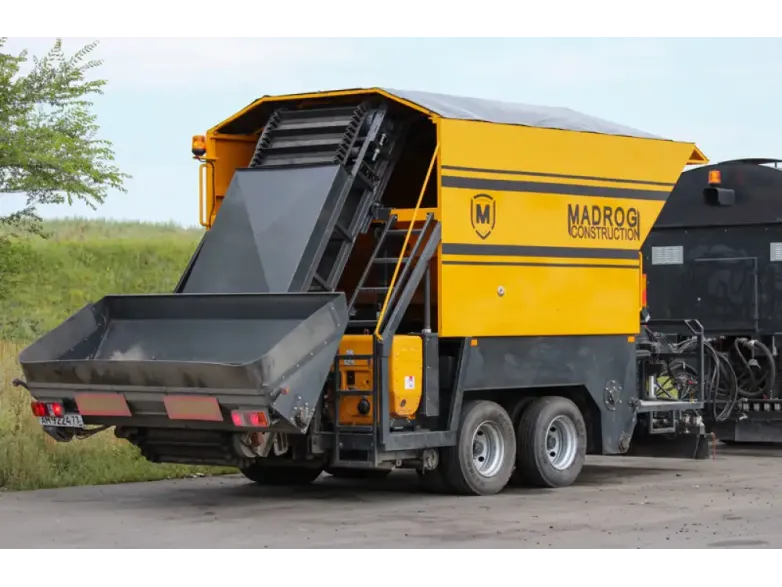 Битумощебнераспределитель MADROG KD 3D | Спецтехника фото №1