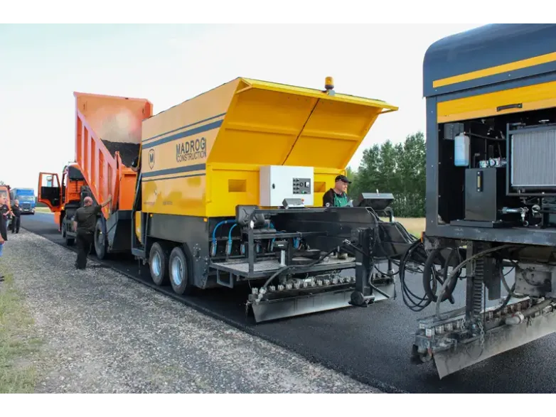 Битумощебнераспределитель MADROG KD 3D | Спецтехника фото №2