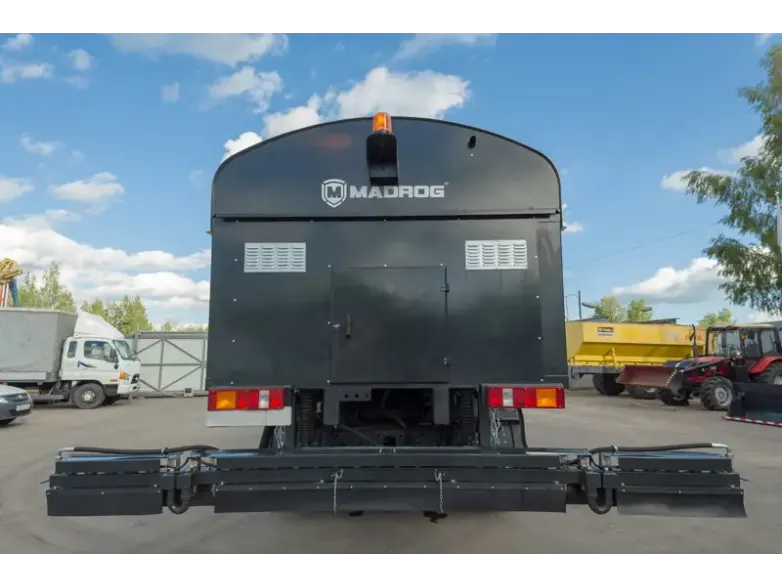 Гудронатор на шасси MADROG SMB 10000 | Спецтехника фото №4