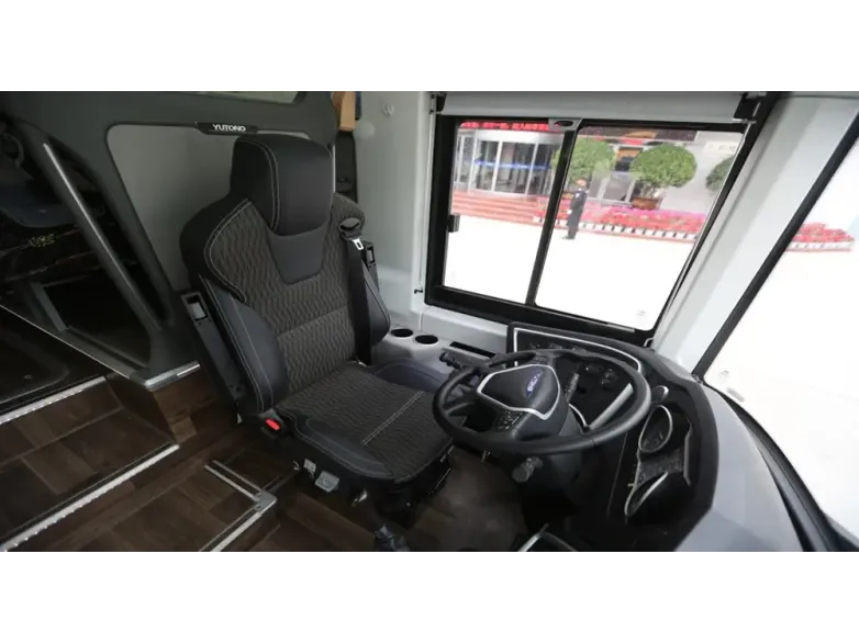 Туристический автобус YUTONG ZK6128H | Спецтехника фото №6