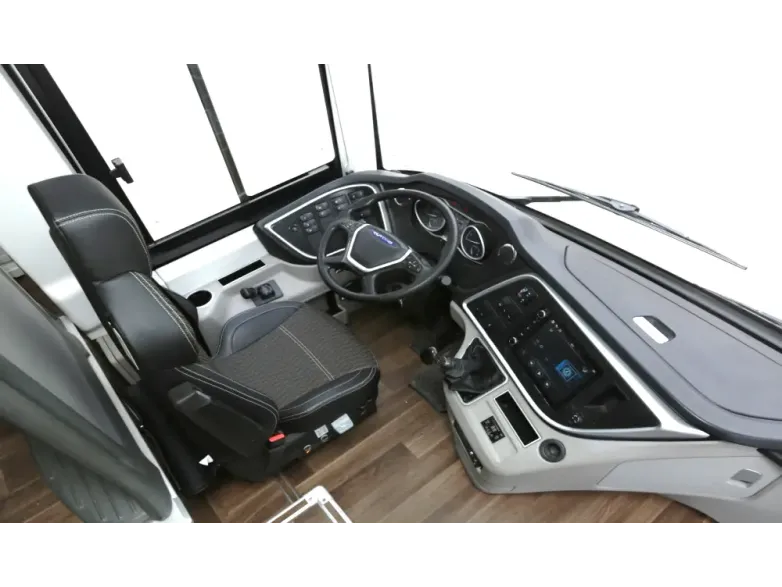 Туристический автобус YUTONG ZK6128H | Спецтехника фото №8